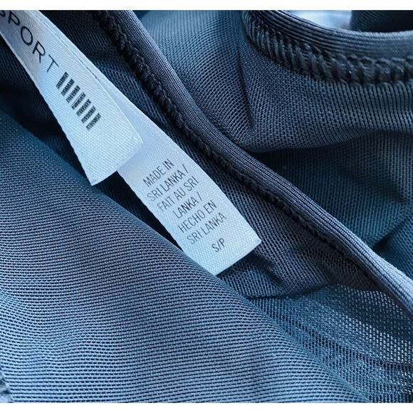 Two VSX Sport Victoria’s Secret Womens Sports Bras Size Small Unpadded Wireless - Picture 8 of 8